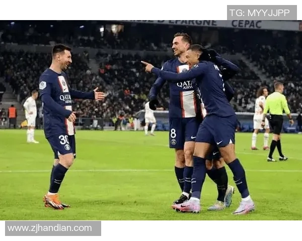 友谊赛精彩对决那不勒斯与巴黎圣日耳曼互交白卷点球大战成焦点