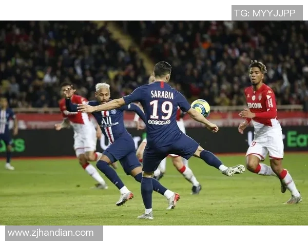 德甲惊现冷门巴黎圣日耳曼狂胜那不勒斯6比2神扑瞬间震撼全场