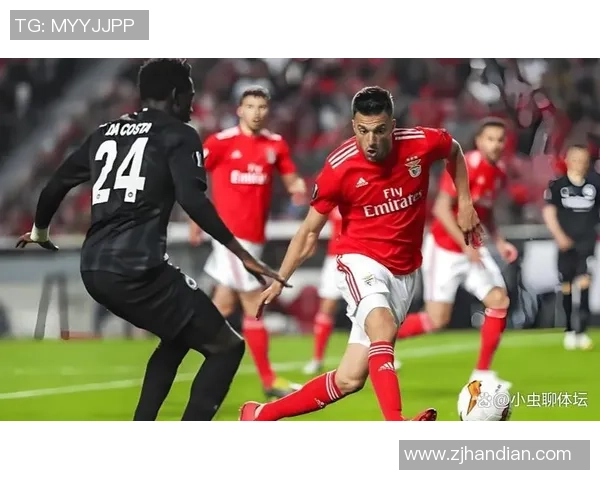 足总杯精彩对决里昂大胜波尔图引发争议判罚引热议