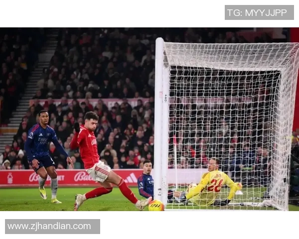 世界杯激战马竞与阿森纳平局补时进球引发争议判罚全场沸腾